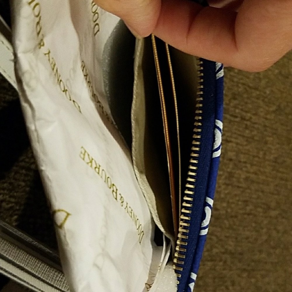 NWT Dooney and Bourke Chicago cubs wristlet - Picture 4 of 5